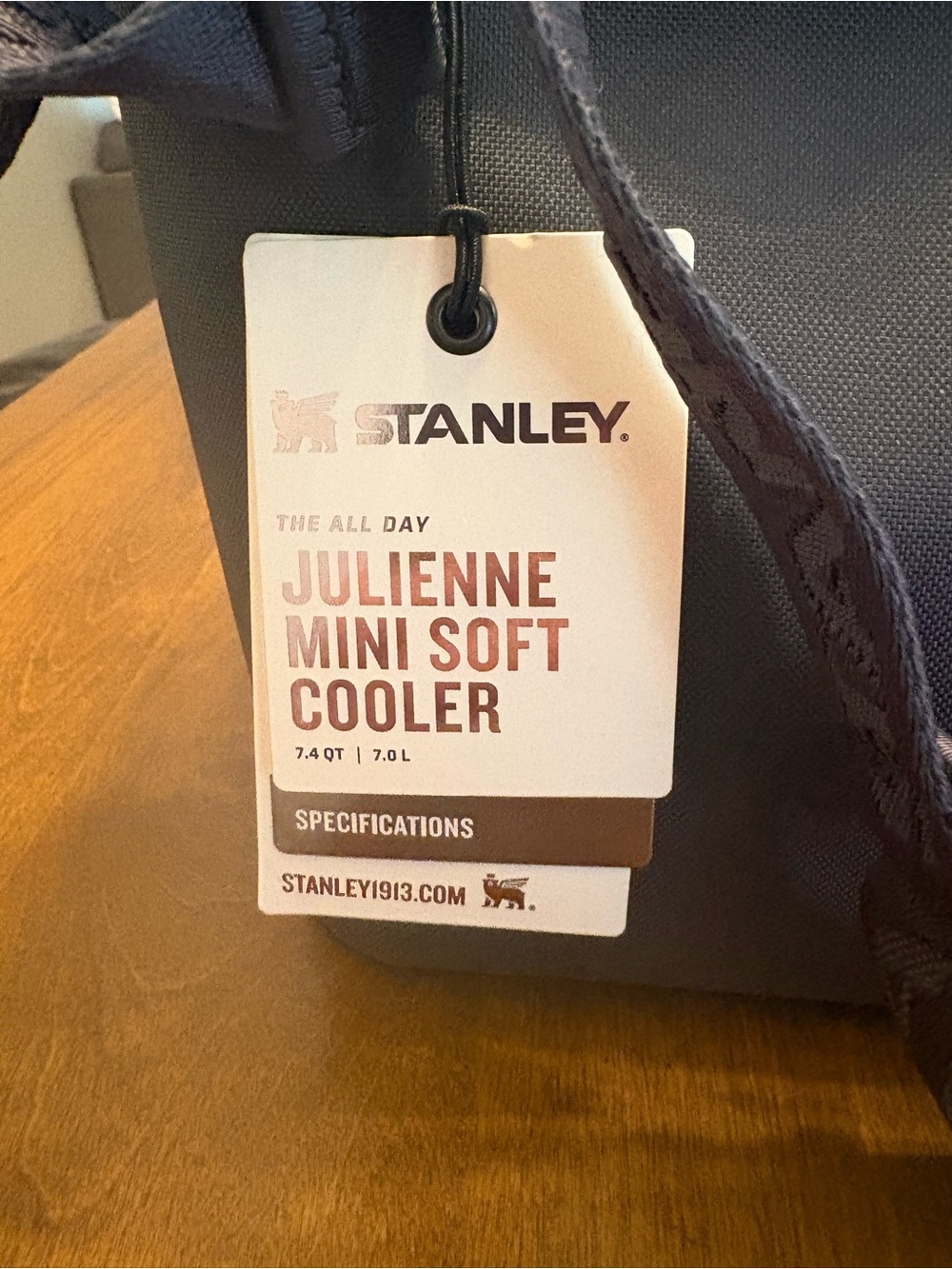 Stanley Black Insulated Lunch Cooler Bag with Shoulder Strap - Picture 4 of 8